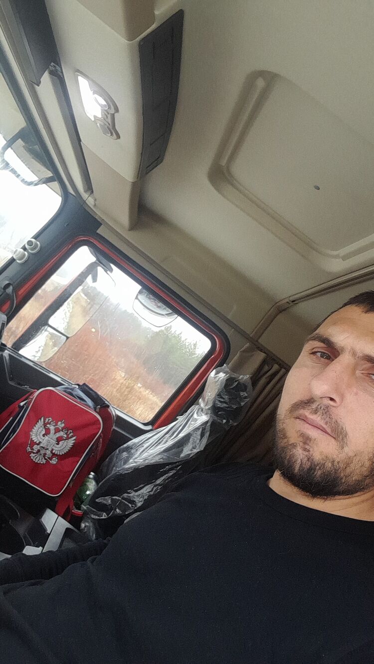  31227738  Alik, 39 ,    