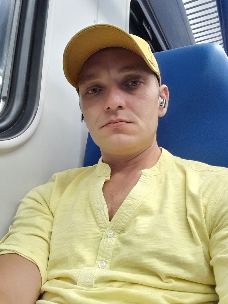  46412418  Anton, 35 ,    