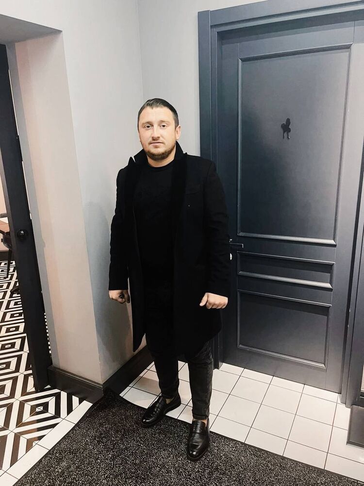  43458578  Karlstoun, 27 ,    