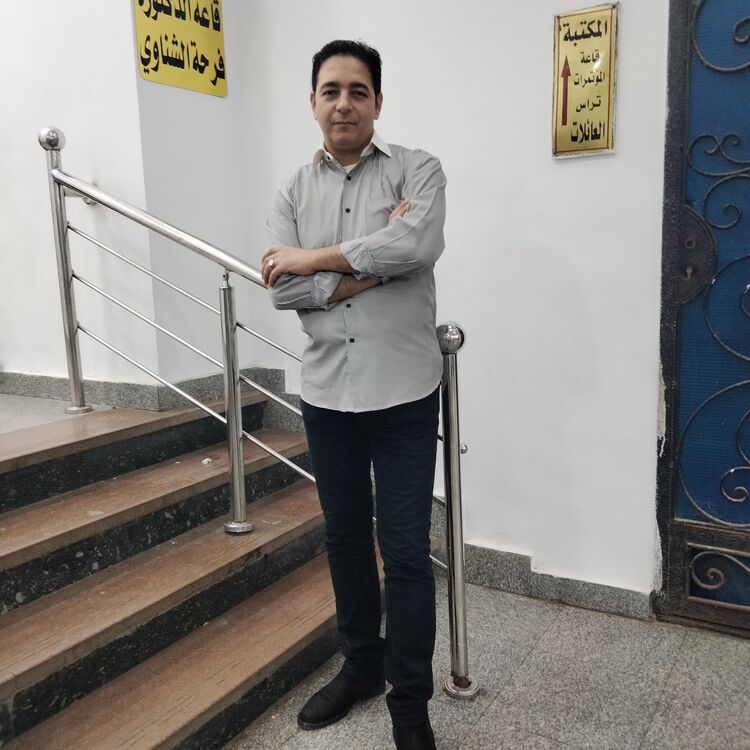  32697928  Ahmed hashem, 46 ,    