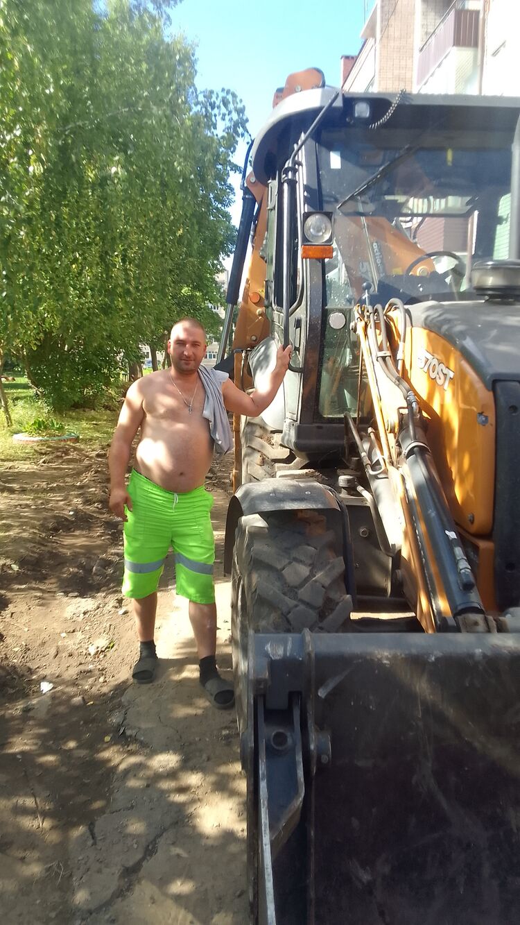  28133818  , 33 ,    
