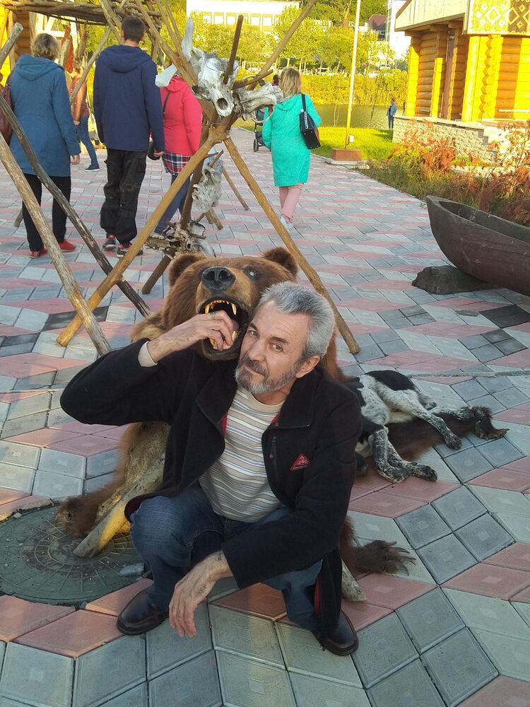  38753458  Petr, 63 ,    -