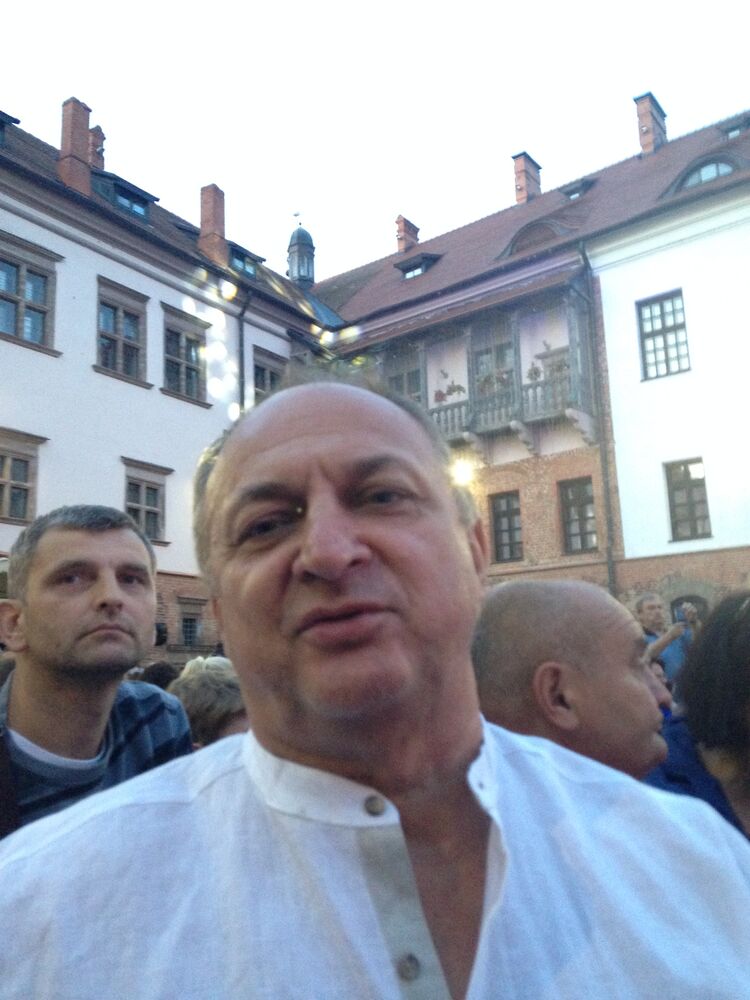  ,   Yar, 49 ,   c 