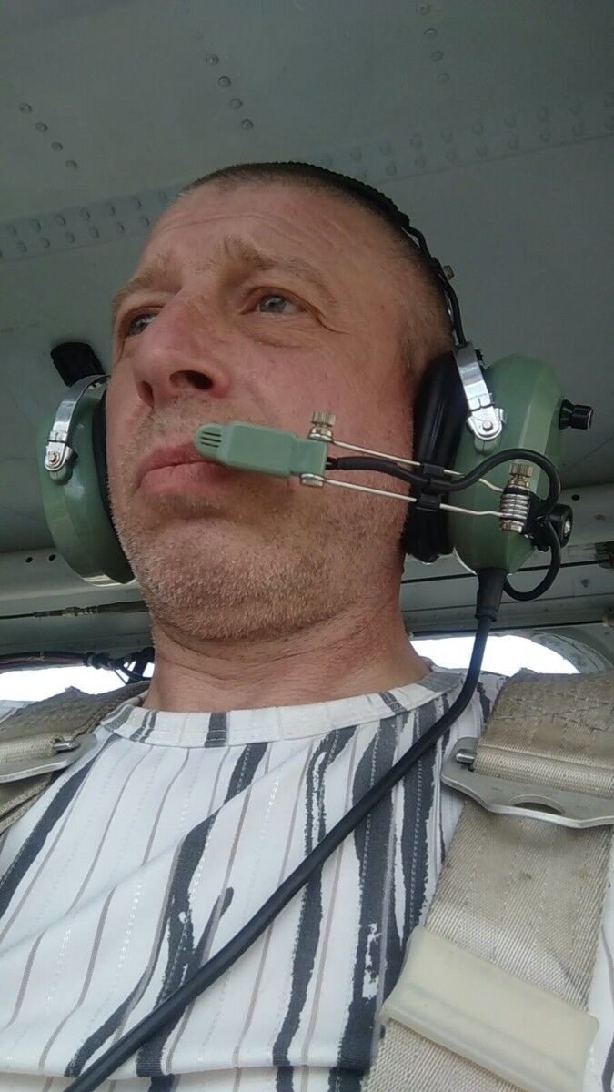  18897028  Andrii, 44 ,    