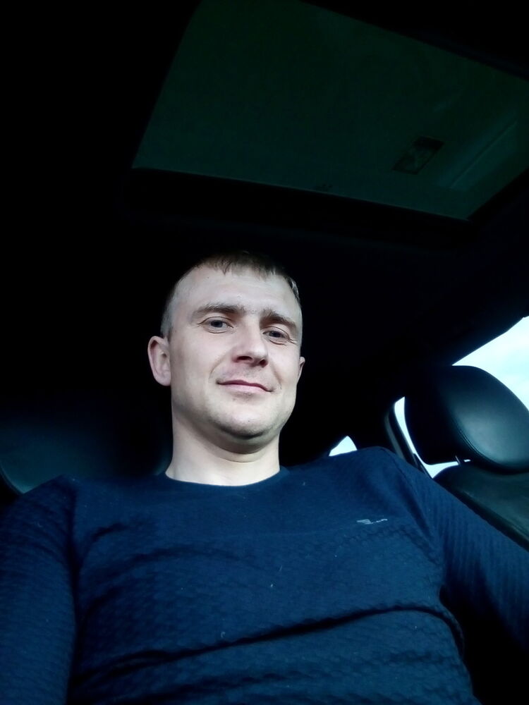  12904128  Stanislav, 36 ,    
