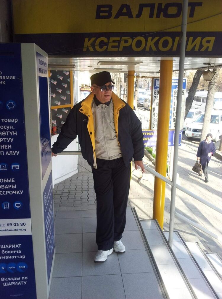  9798748  , 62 ,    
