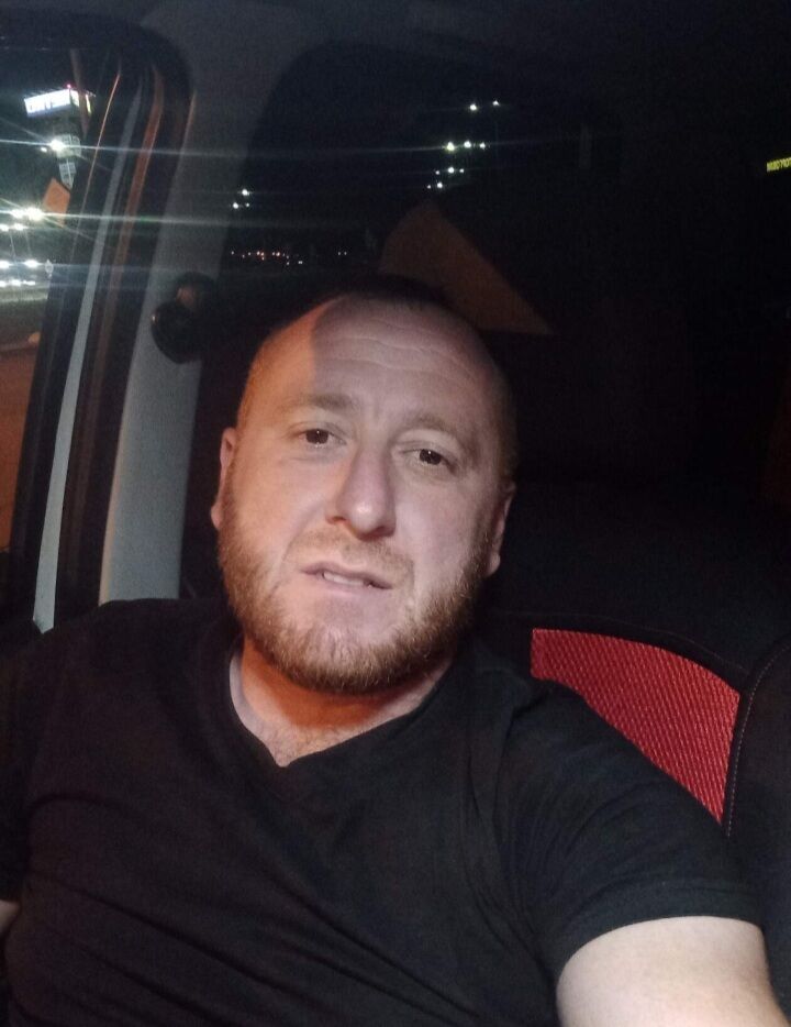  31864668  Bislan, 39 ,    