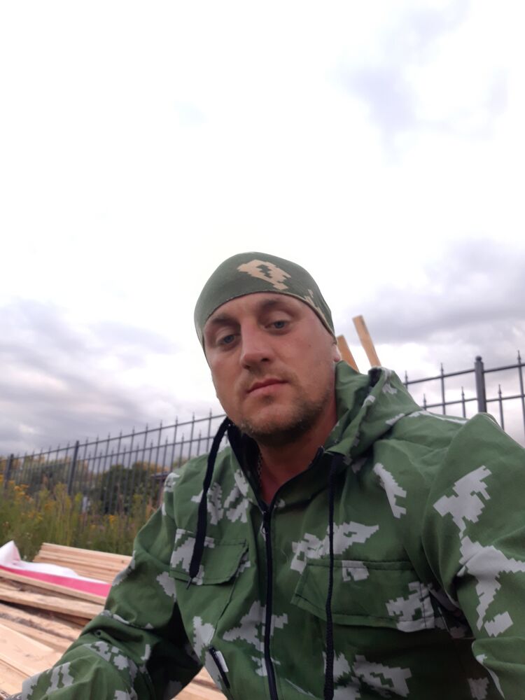  33185168  Timur, 42 ,    