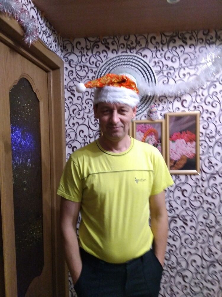  15564198  Andrei, 56 ,    