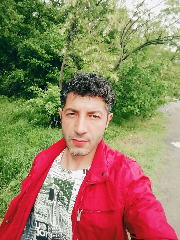  53232778  Ayhan, 37 ,    