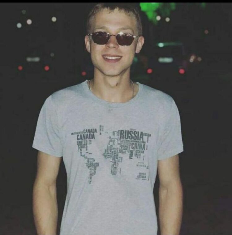  54234828  Maksi, 26 ,    