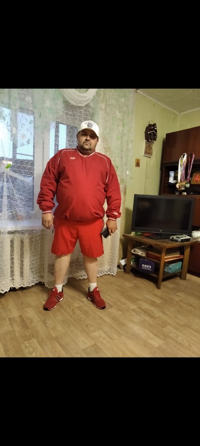  38298828  Sergey, 52 ,    