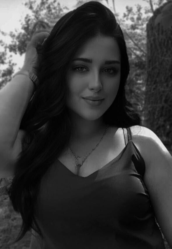  48046798  Adriana, 22 ,    -
