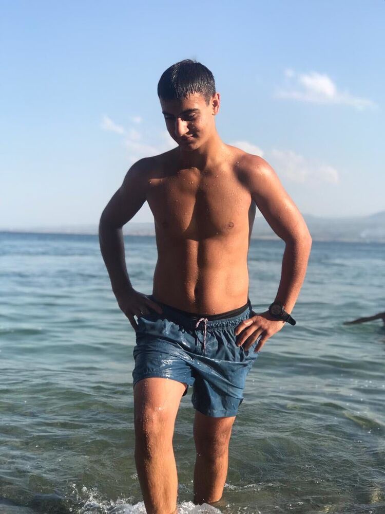  23729718  Karen, 26 ,    