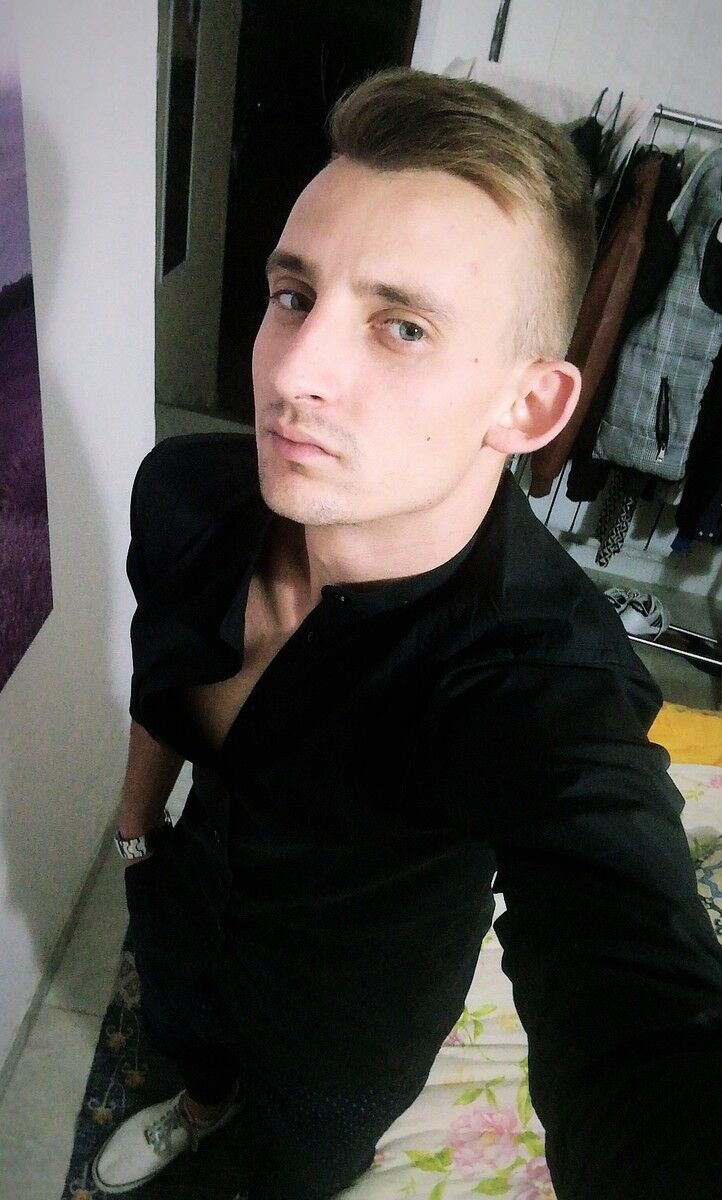  18564978  Sasha, 28 ,    