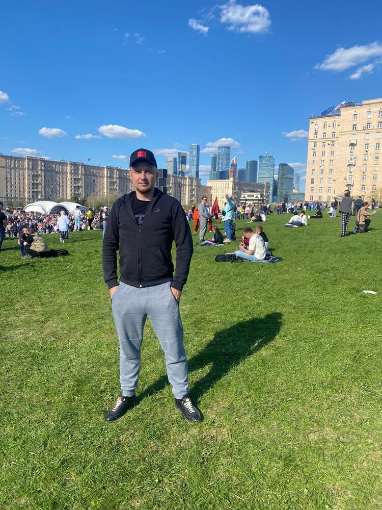  ,   Leonid, 42 ,   c , 