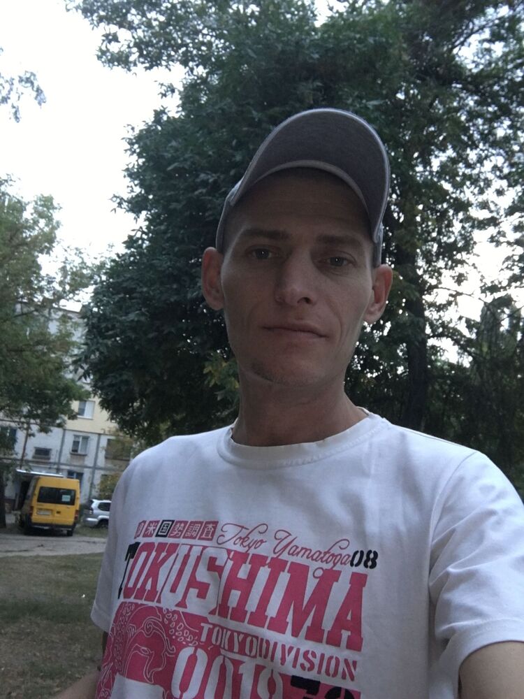  ,   Yuriy, 39 ,   ,   