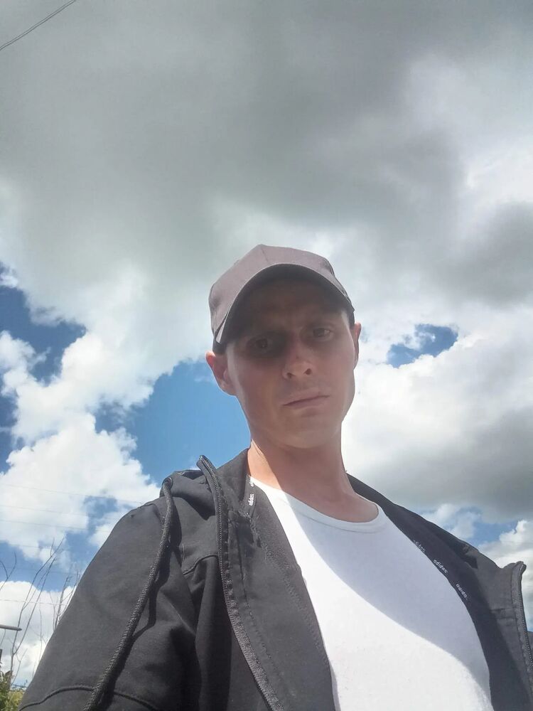 46771878  , 28 ,    