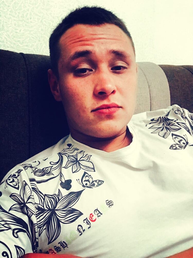  29906088  Alexander, 27 ,    