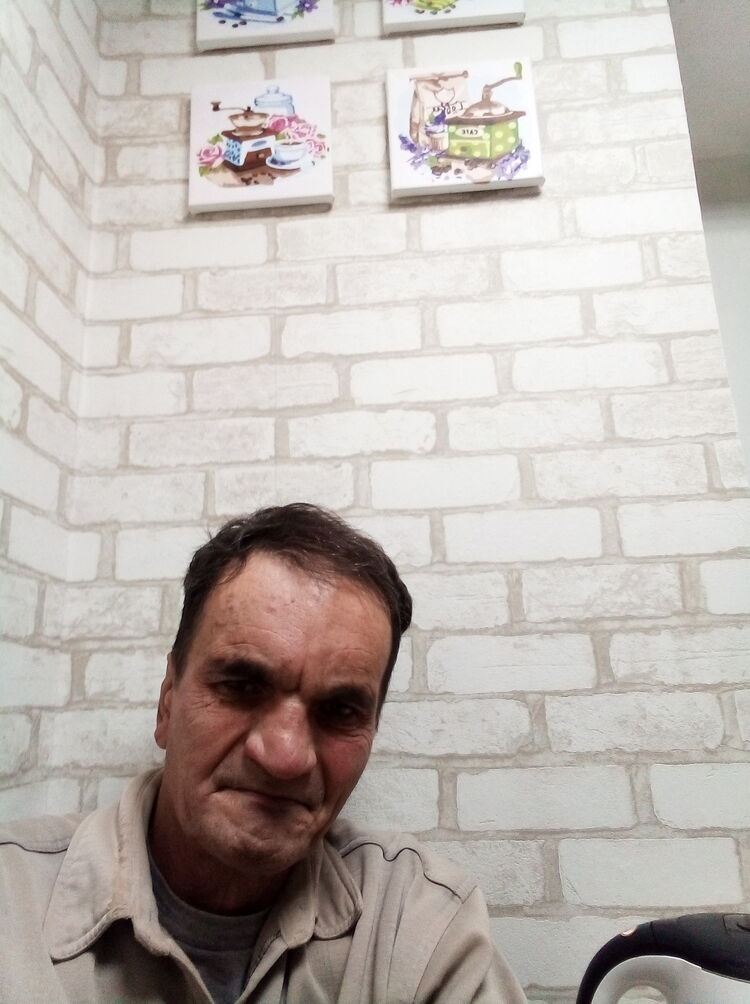  27573928  , 64 ,    