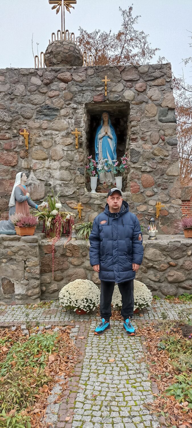  ,   Aleksej, 44 ,   ,   
