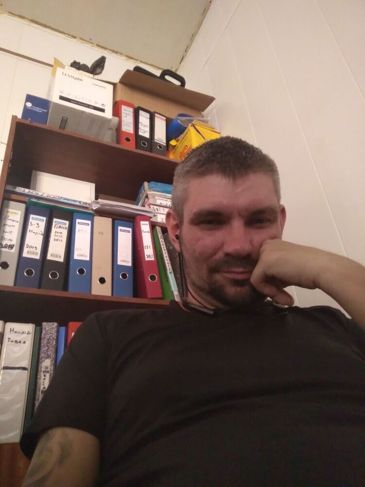  21169318  , 44 ,    