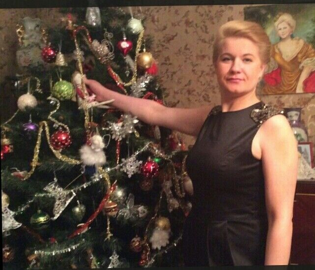  18918358  Nadejda, 42 ,    