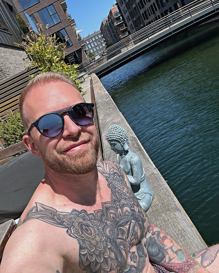  53977478  Denis, 38 ,    