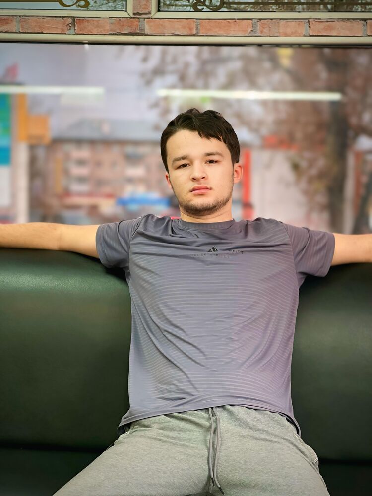  46878048  Danil, 23 ,    