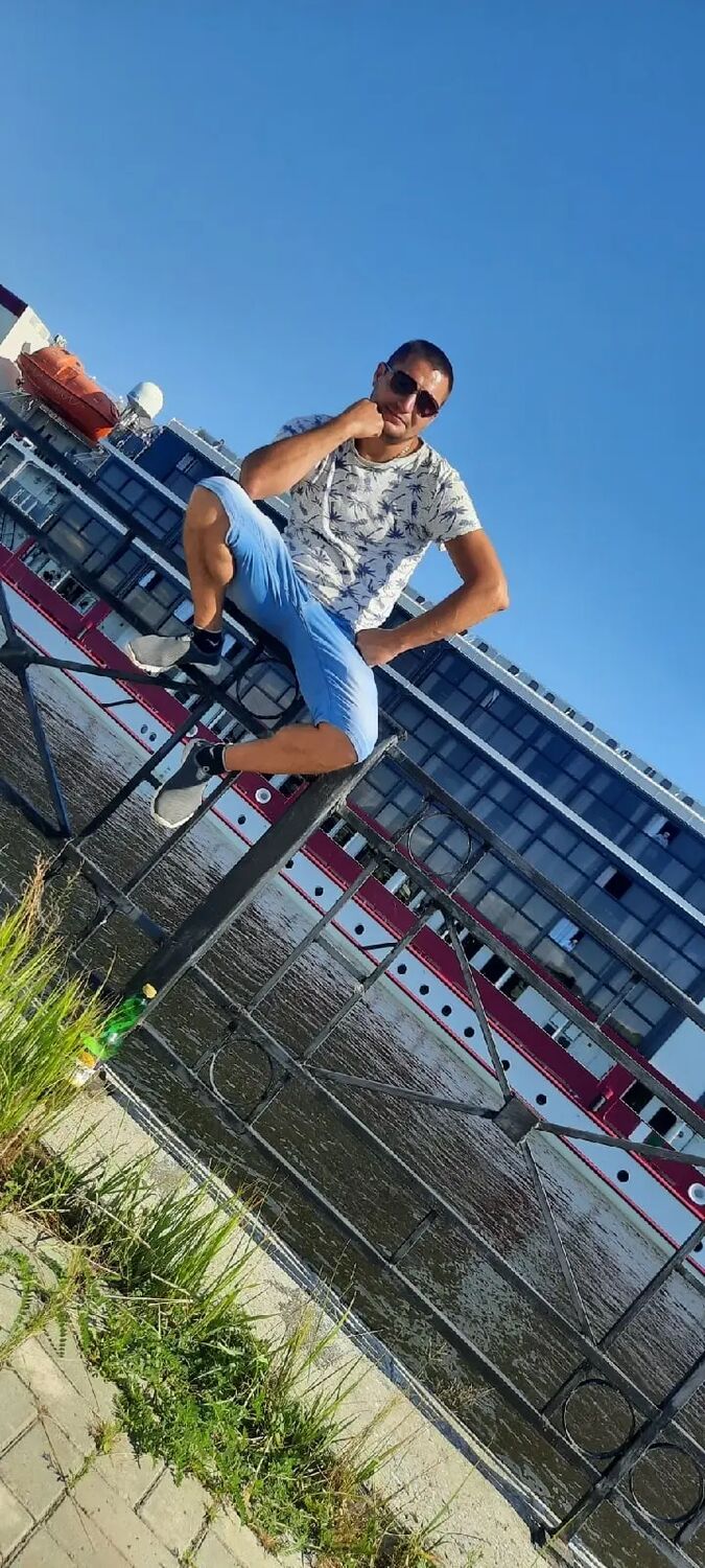  ,   Alexander, 37 ,   ,   , 