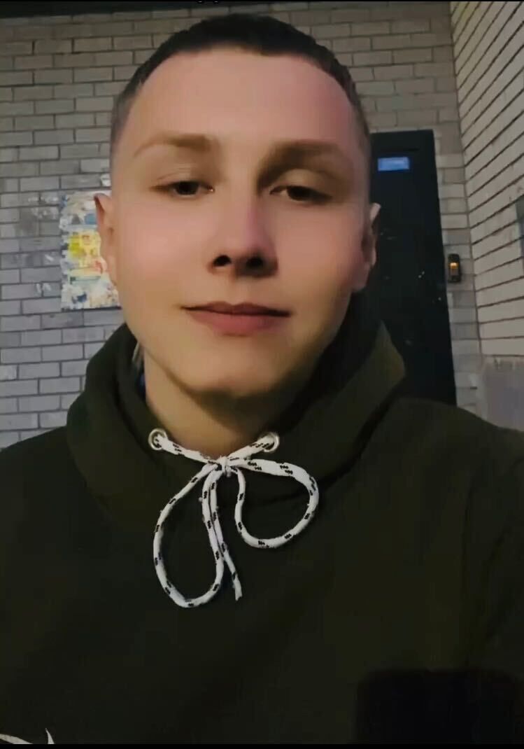  54541608  Ivan, 20 ,    