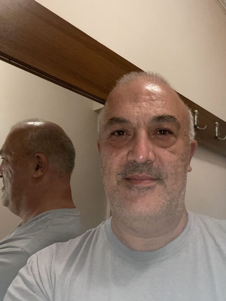 44666218  Aleksandre, 45 ,    