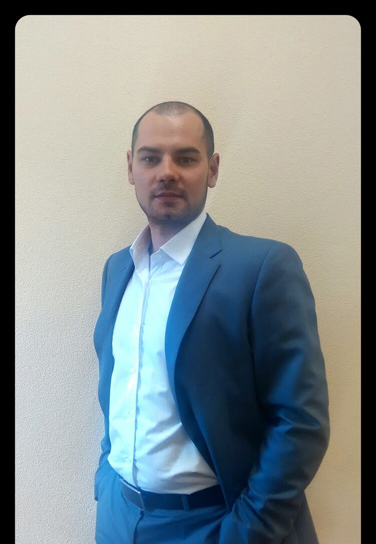  4891558  Trillia, 42 ,    