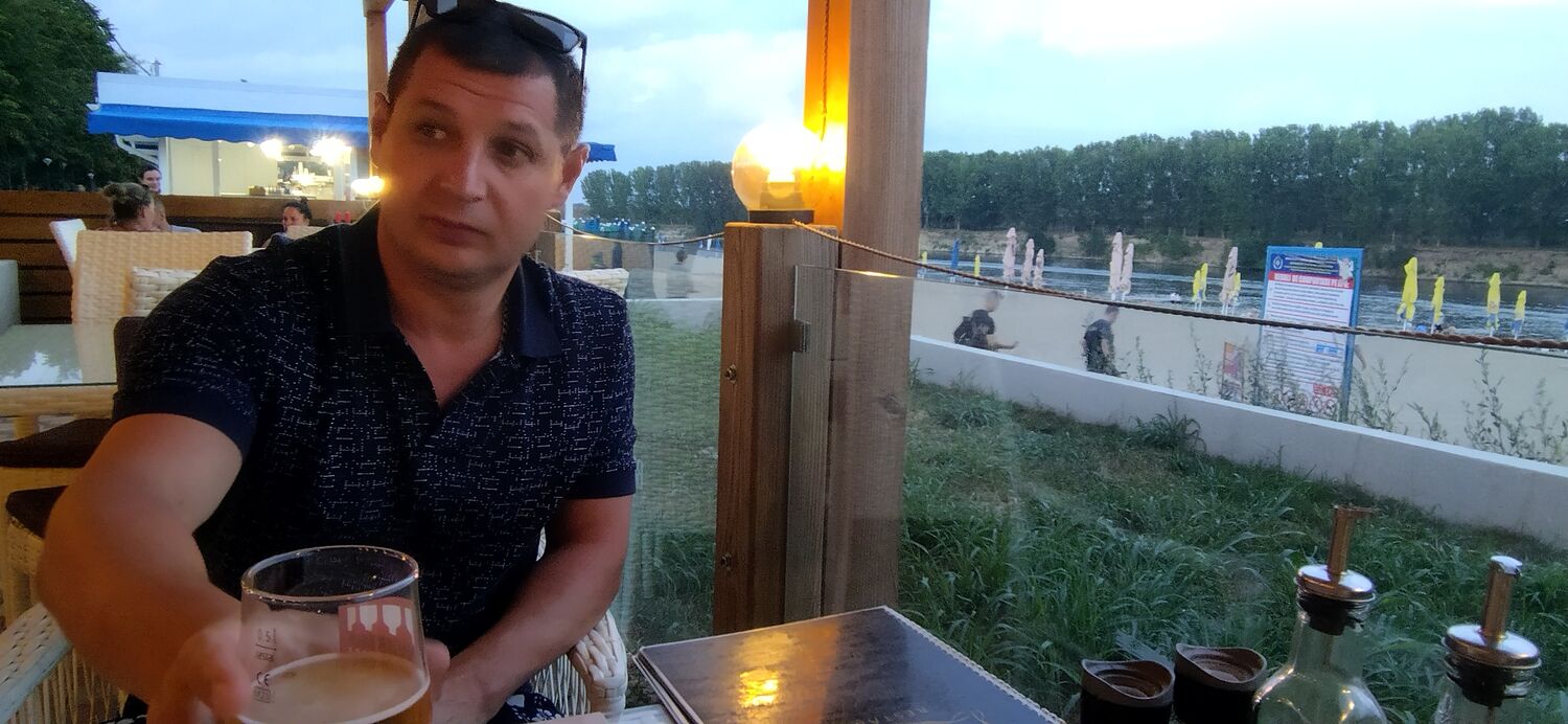  49543728  Andrei, 38 ,    