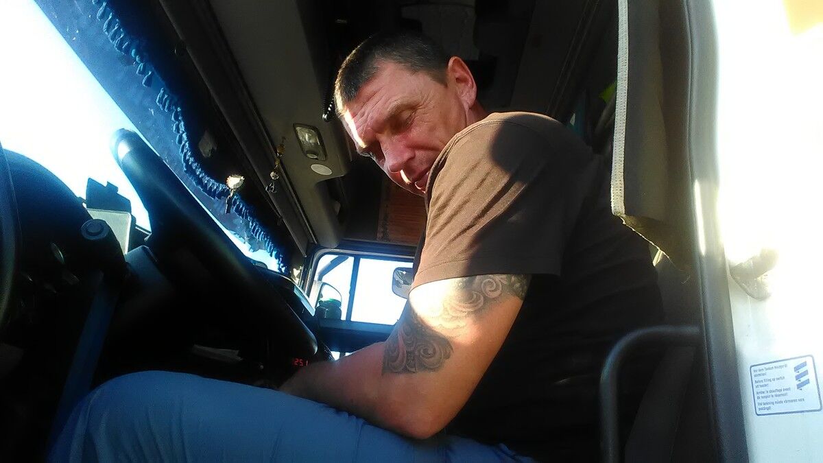  ,   Gost, 51 ,   