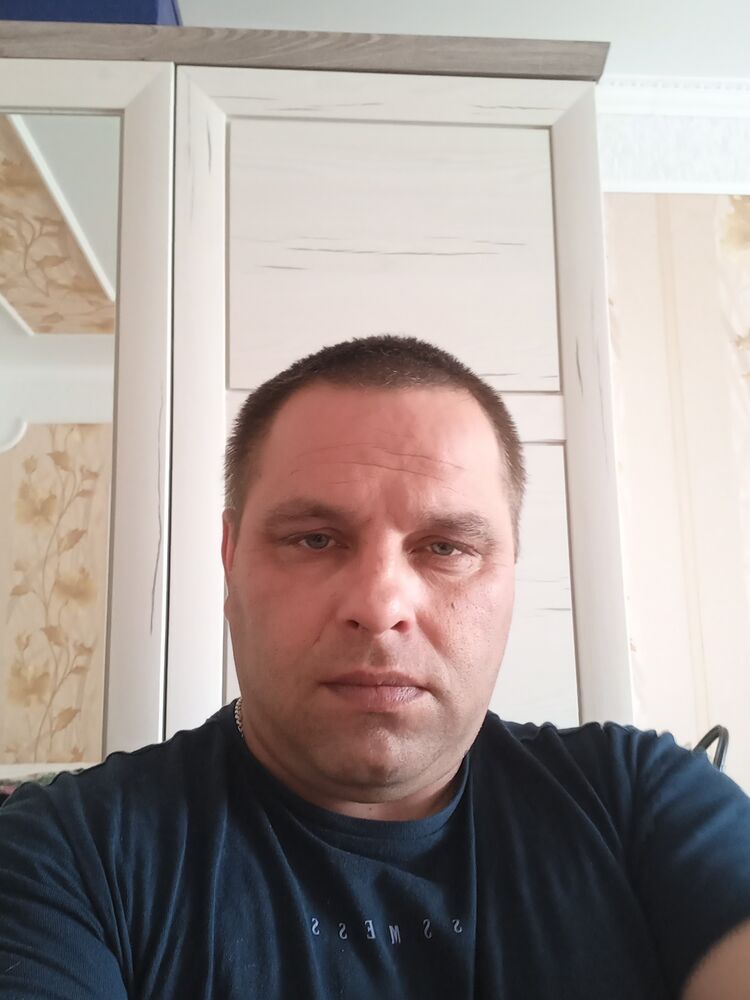  24980838  Ivan, 44 ,    -