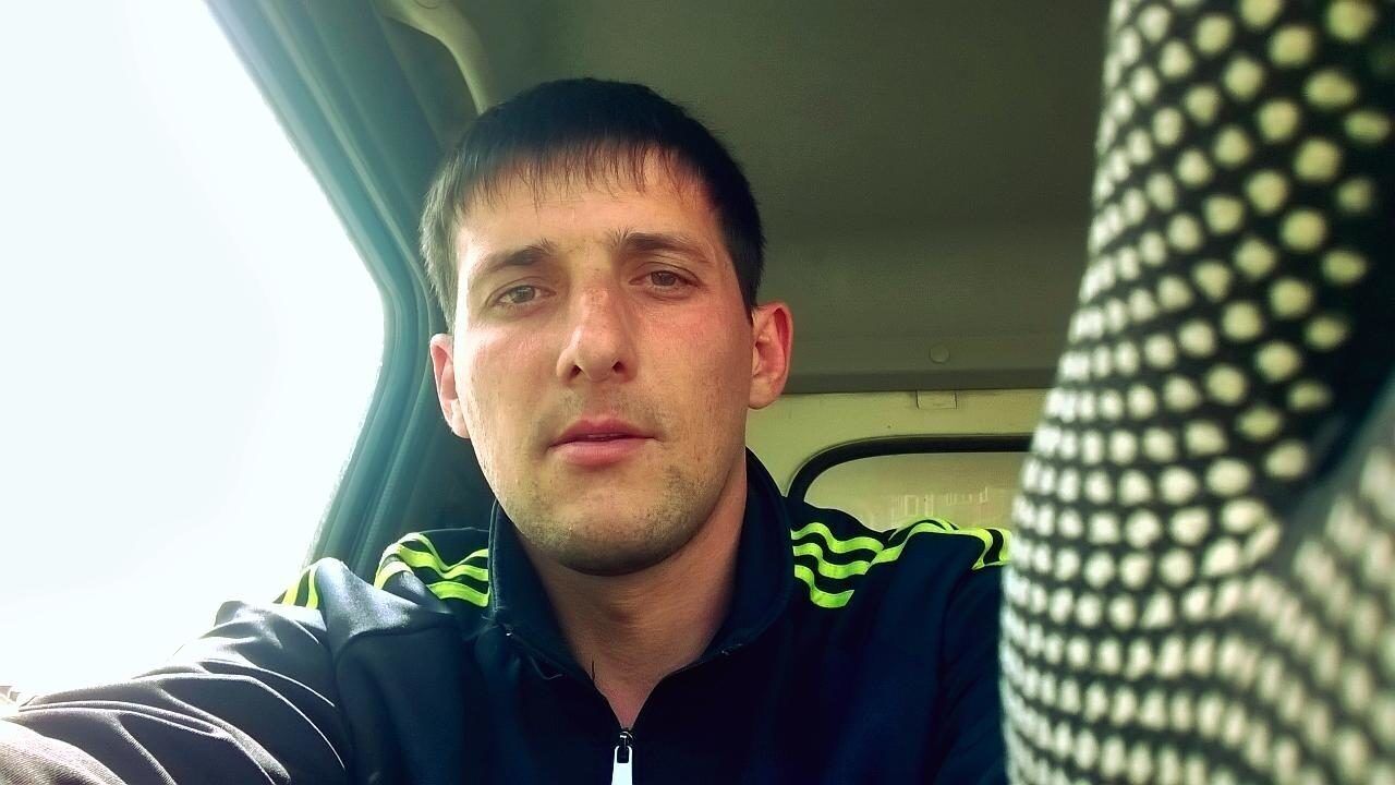  45628048  Leonid, 40 ,    -