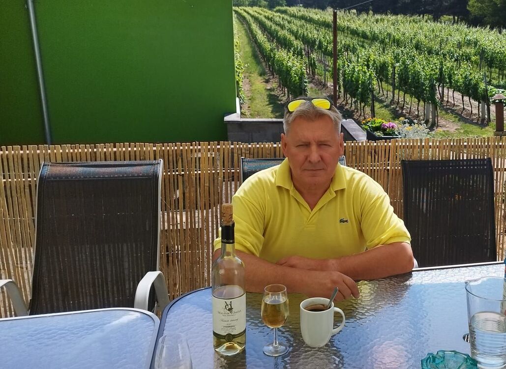  Praha,   Paja, 64 ,     , c 