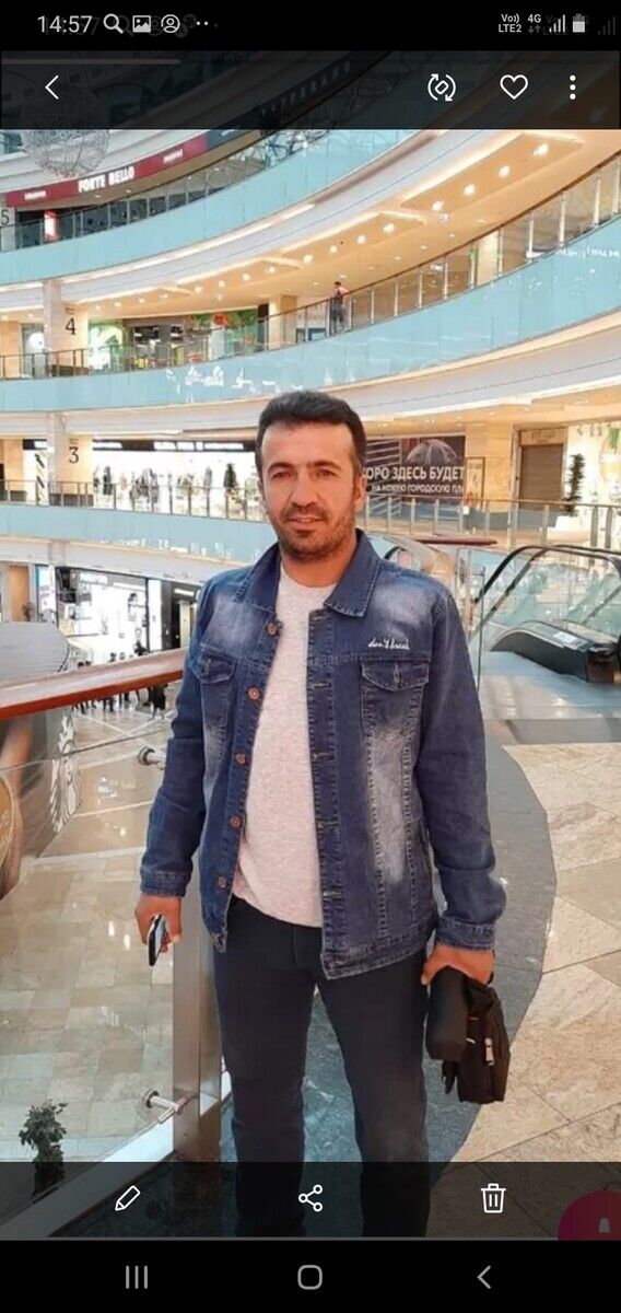  20438628  Ozan, 46 ,    