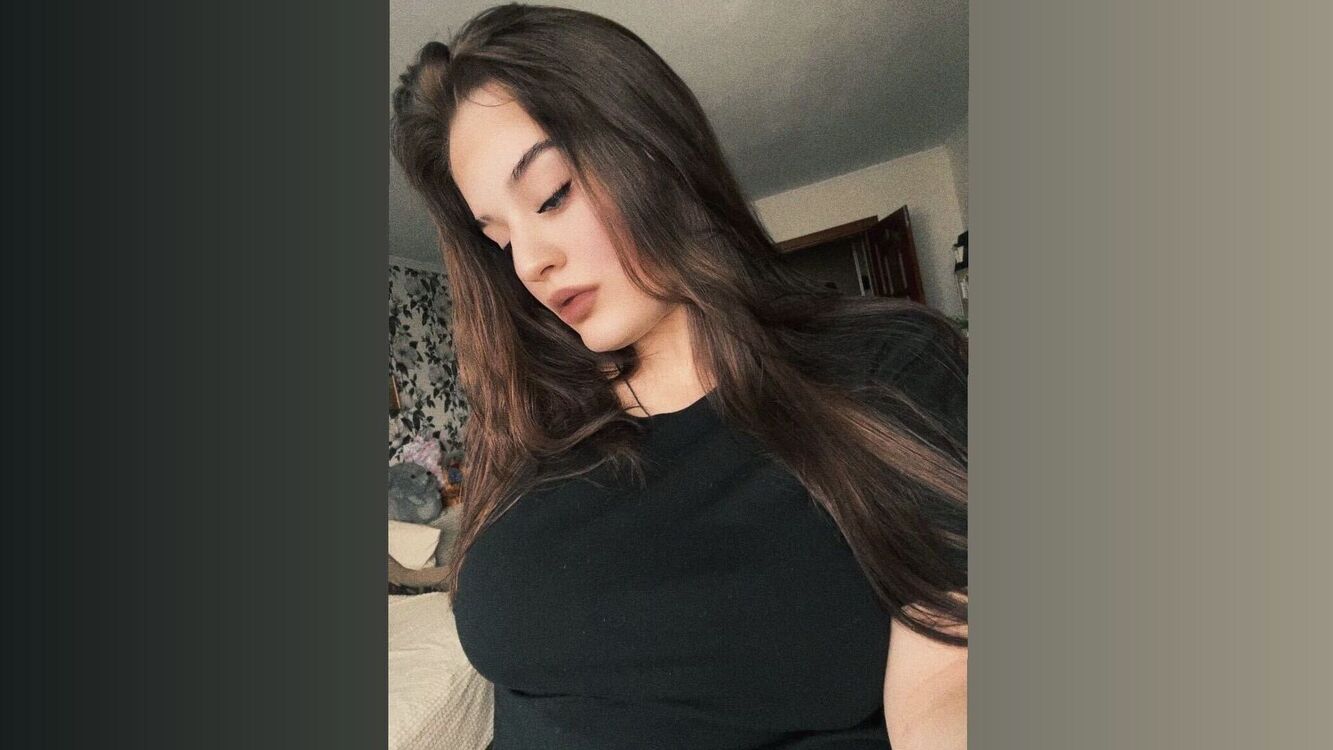  ,   Anastasia, 21 ,   , 