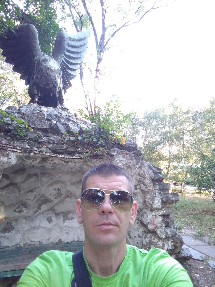  21015858  Ruslan, 41 ,    