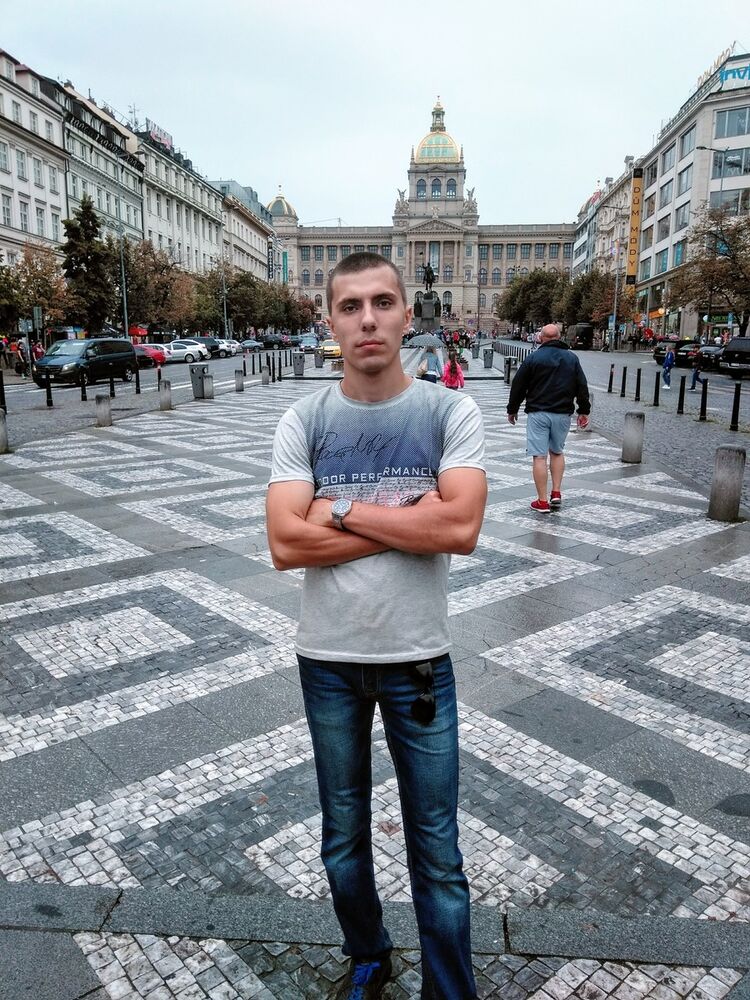  18838798  Roma, 27 ,    