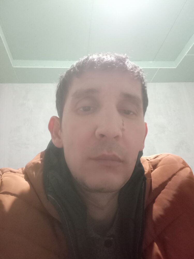  38942878  Eldar, 41 ,    