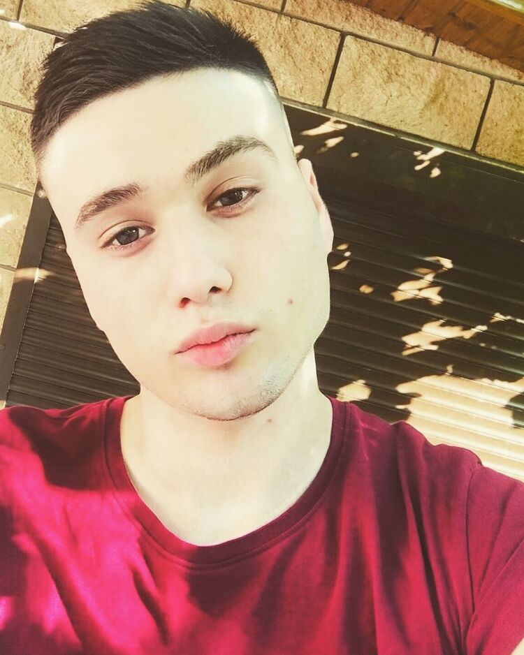  ,   Maxim, 26 ,   ,   , c 