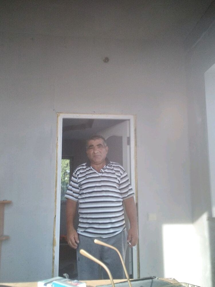 28865468  Artur, 60 ,    
