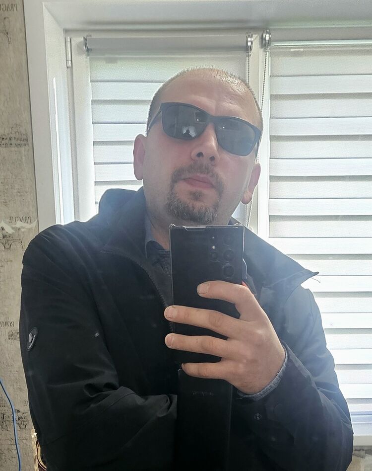  44703638  , 35 ,    