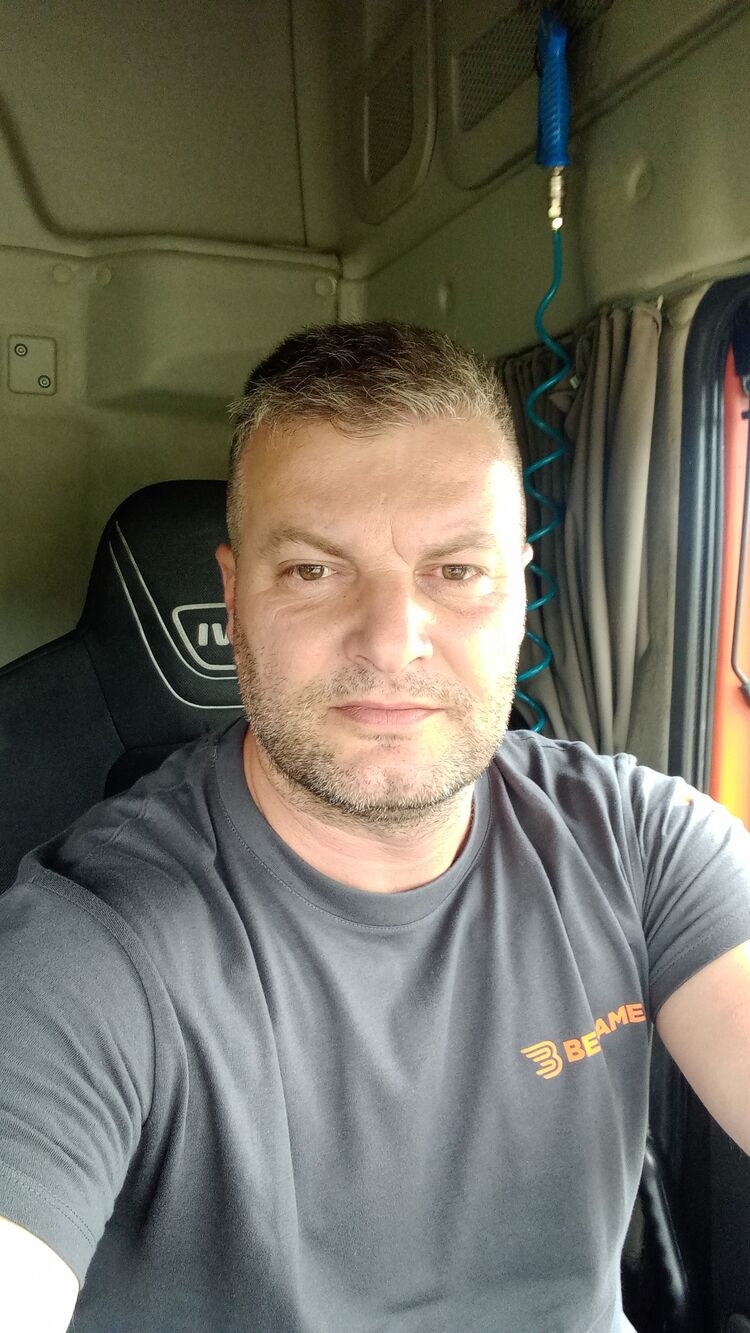 43771928  Zoran, 45 ,    