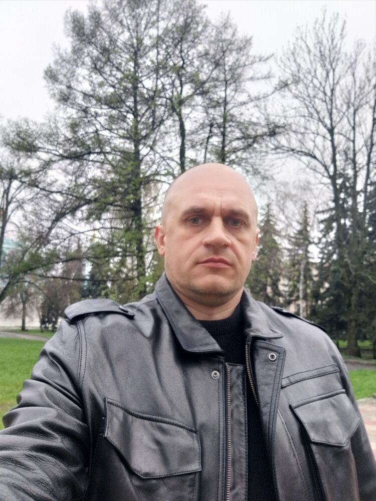  29329518  Sergei, 45 ,    