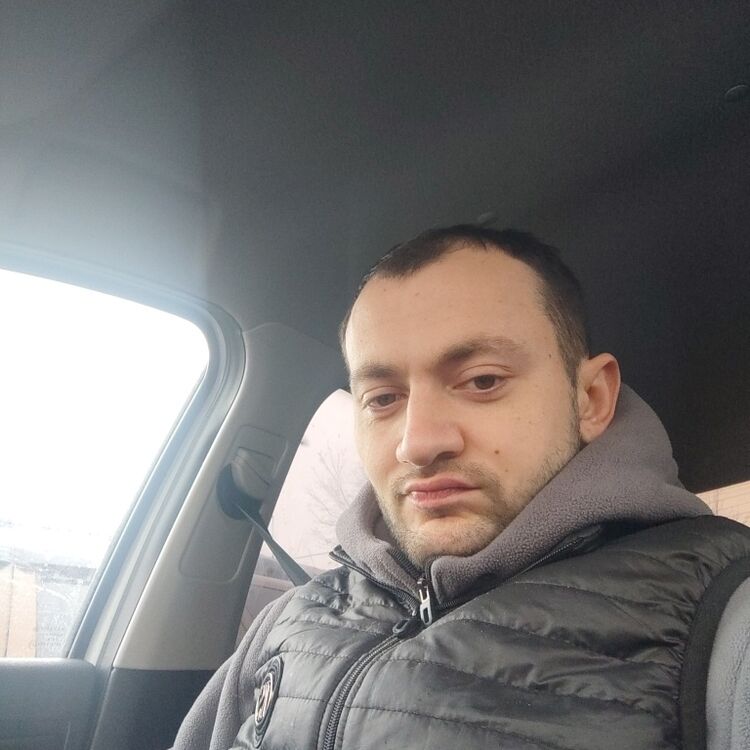  ,   Artem, 32 ,   ,   