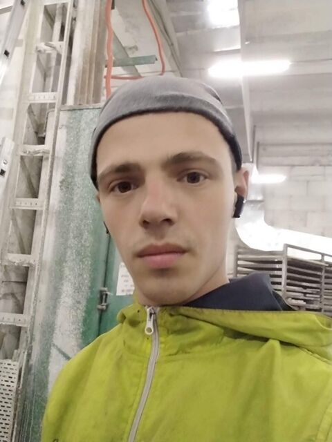  46939278  , 29 ,    